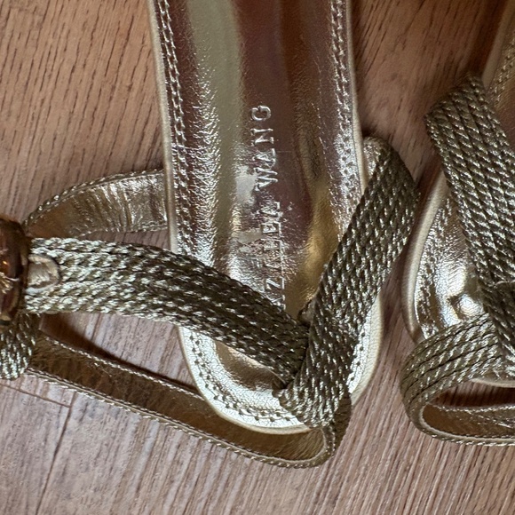 Azalea Wang gold flats size 8 - Picture 2 of 3